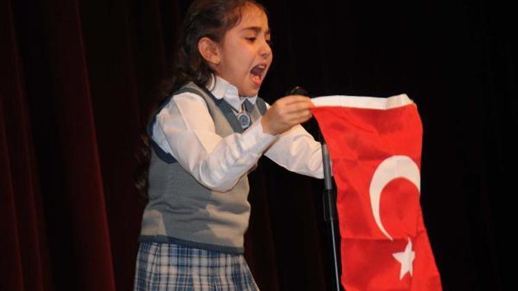 Hakkarili Büşra, İstiklal Marşını ağlayarak okudu