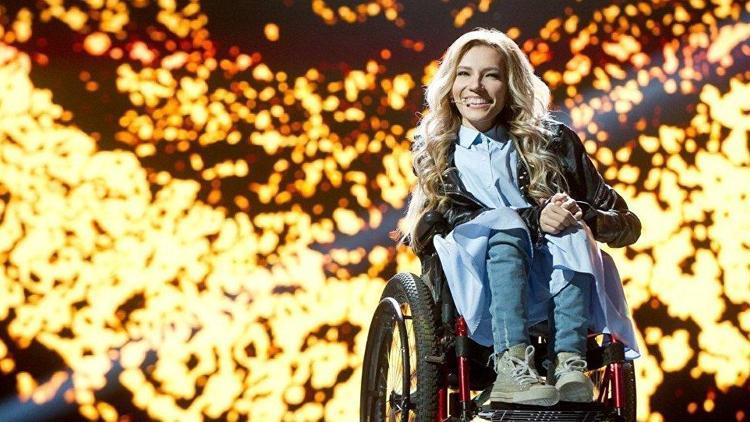 Eurovisionda Rusyayı Samoylova temsil edecek