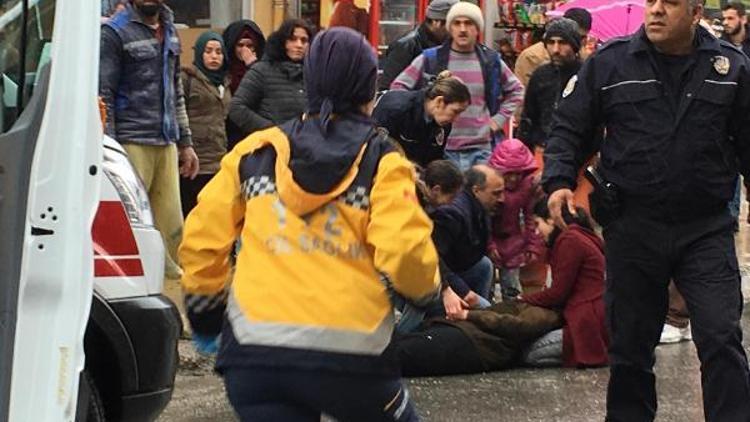 Eşiyle tartışınca seyir halindeki otomobilden atladı