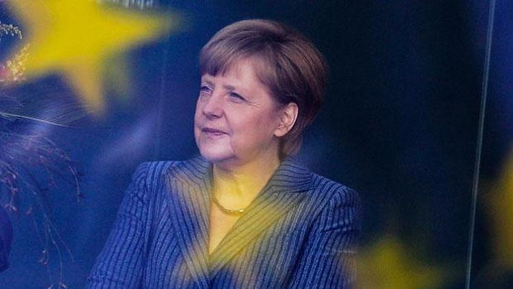 Merkel ilk kez konuştu, Hollandaya destek verdi