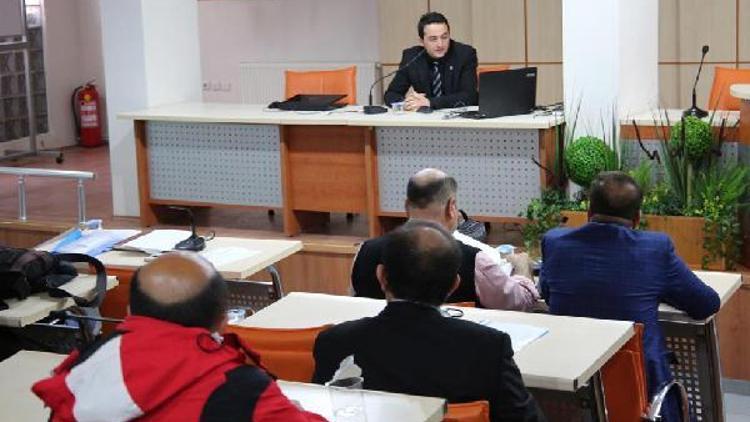 Ev ve süs hayvanları satanlara eğitim semineri