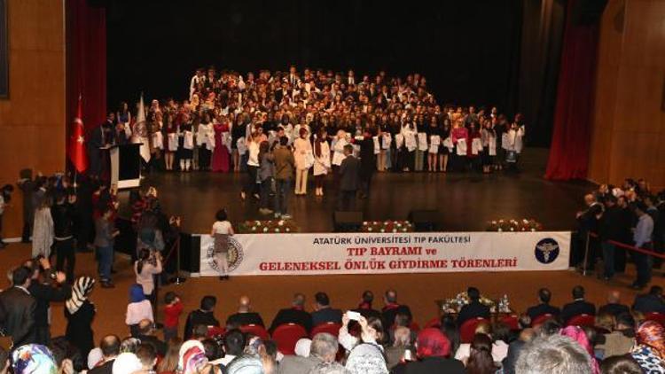 Tıp öğrencilerinin beyaz önlük heyecanı