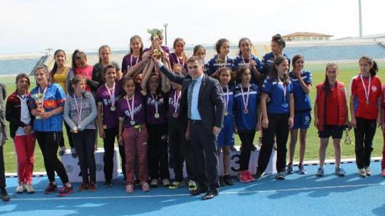 Kırıkkaleli gençler atletizm de kıyasıya mücadele etti