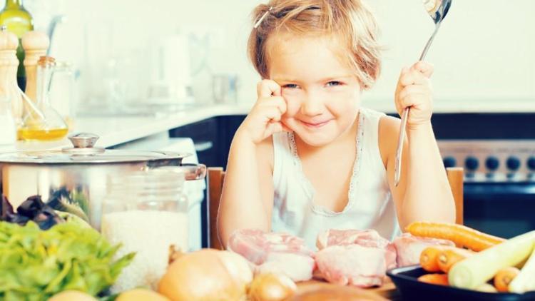 Çocuklarınıza meyve ve sebzeyi sevdirmenin 5 etkili yolu