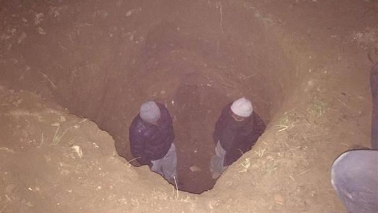 Tarihi eser kaçakçıları kazdıkları 50 metrelik tünelde yakalandı