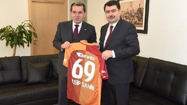 Vali Şahinden Galatasaray Başkanı Özbeke ziyaret