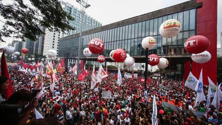Brezilyada emeklilik yaşı protestoları