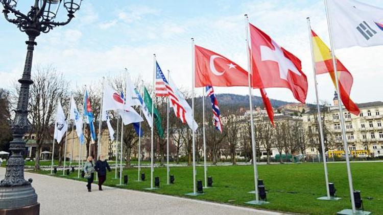 Protestoculara karşı rögar kapakları bile mühürlendi