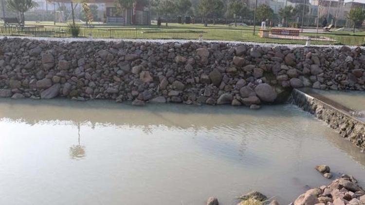 Manisa Atatürk Kent Parka atık su karıştı