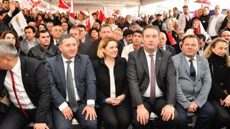 Selin Sayek Böke gençlerle referandumu konuştu