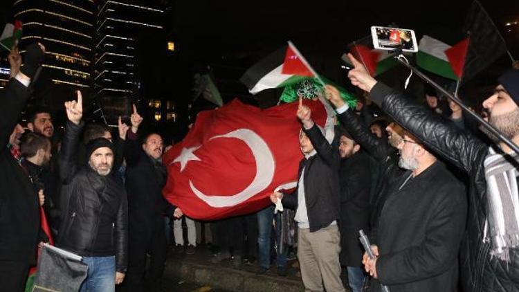 İsrail Başkonsolosluğu önünde ezan protestosu