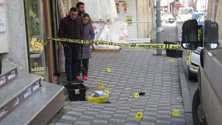 ek fotoğraflar//Ataşehirde kuyumcuya soygun girişimi; 2 yaralı