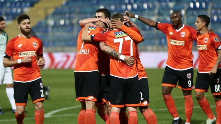 Adanaspor evinde Akhisarı devirdi