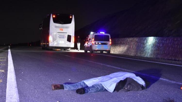 Yolcu otobüsünün çarptığı yaya öldü