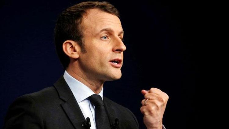 Macron, zorunlu askerliği geri getirecek
