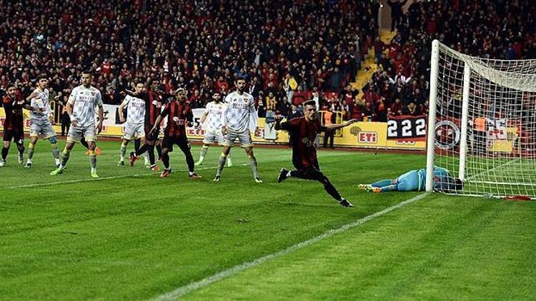 Eskişehirspor: 4 - Göztepe: 0