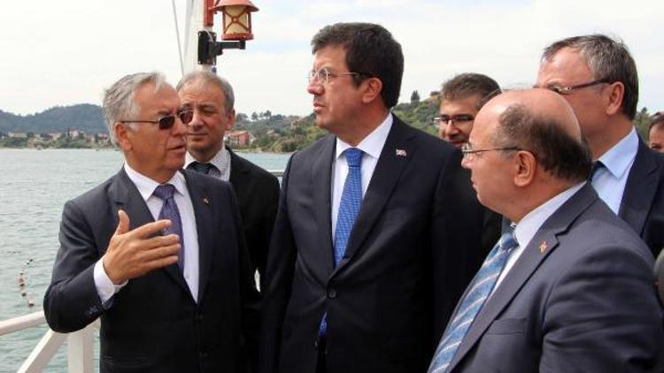 Bakan Zeybekci: 16 Nisanda CHPye iktidar yolu açılacak