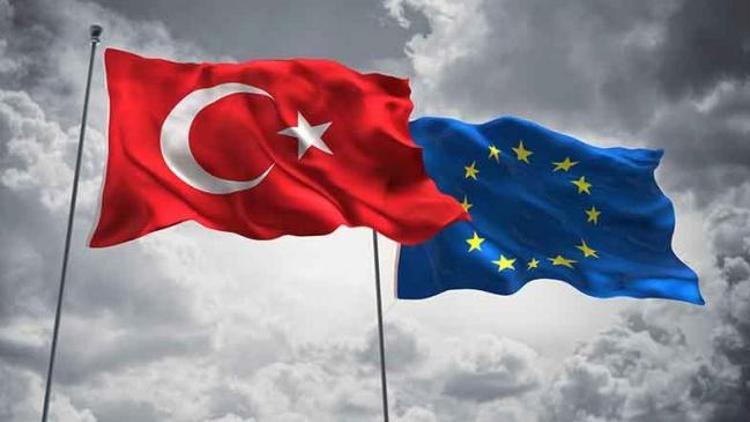 Krizi körüklemeye devam ediyorlar Almanya, Türkiyeye AB kapılarını kapattı