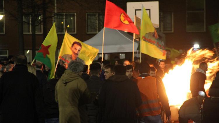 Hollanda, terör örgütü PKKnın gösterisine izin verdi