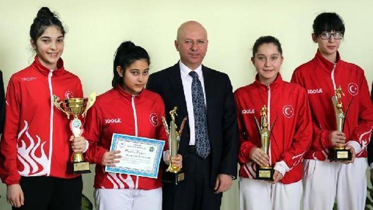 Türkiye şampiyonu masa tenişçiler Kocasinanda