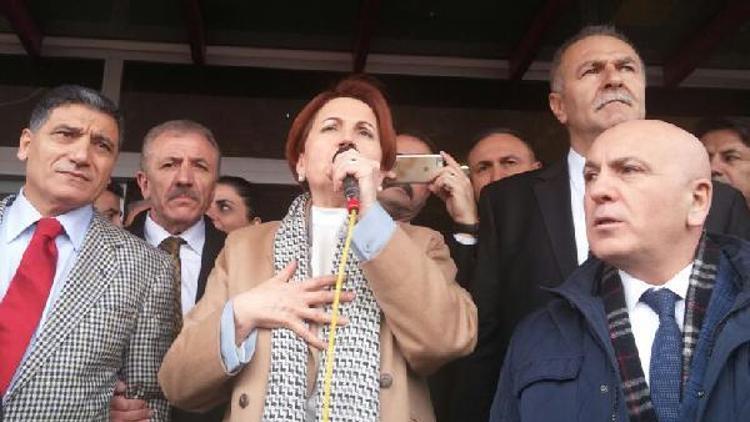 Meral Akşener: PKK paçavralarına izin verenler bize yasak getiriyor - 1