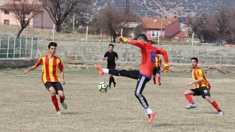 Üç dakikalık maça bir gol sığdırdılar