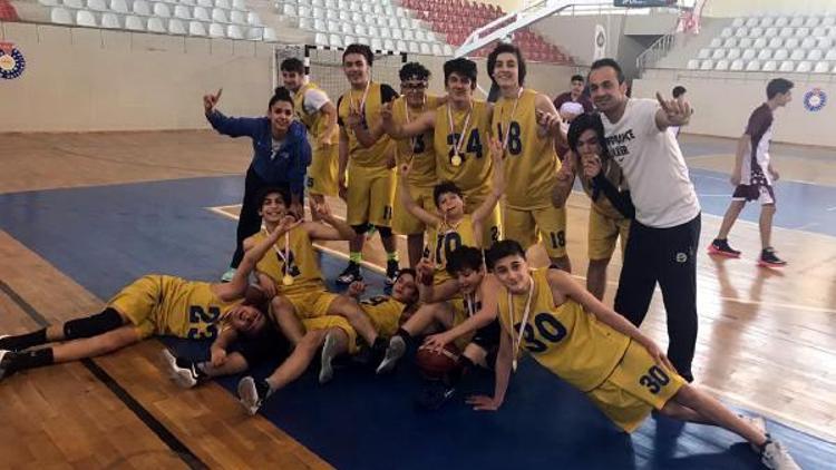 Diyarbakır, Simya Koleji erkek basketbol takımından büyük başarı