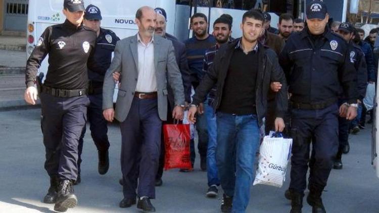 Mersinde PKK/KCK şüphelisi 27 kişi adliyeye çıkarıldı