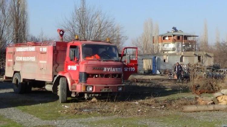 Hudut Alay Komutanlığı yakınında çıkan yangın korkuttu