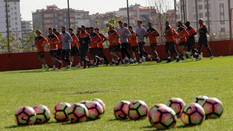 Adanasporda Galatasaray hazırlıkları sürüyor