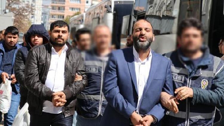 İzmirde çete operasyonu: 47 gözaltı