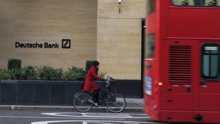 Deutsche Bank, Brexit’e rağmen Londra’da kalacak