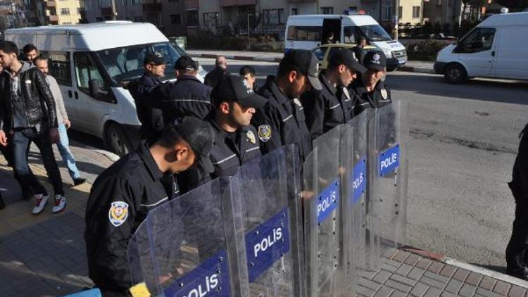 Bartında Ümit Özdağa protesto