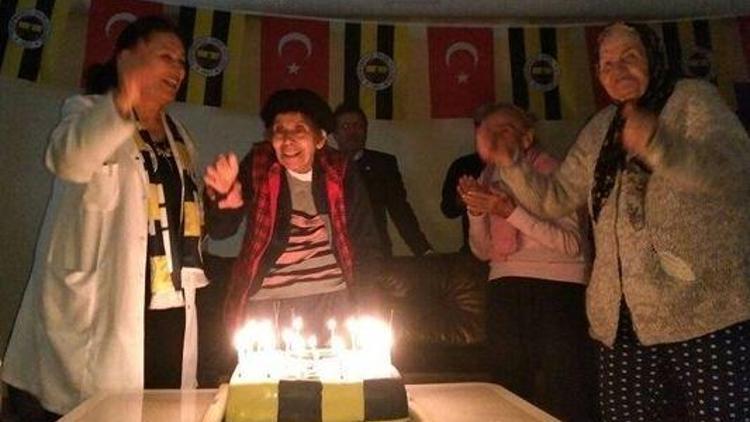 Fenerbahçeliler Derneği’nden Huzurevi sakinlerine ziyaret