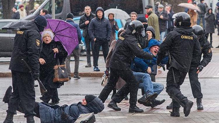 Beyaz Rusyada vergi protestosuna yüzlerce tutuklama