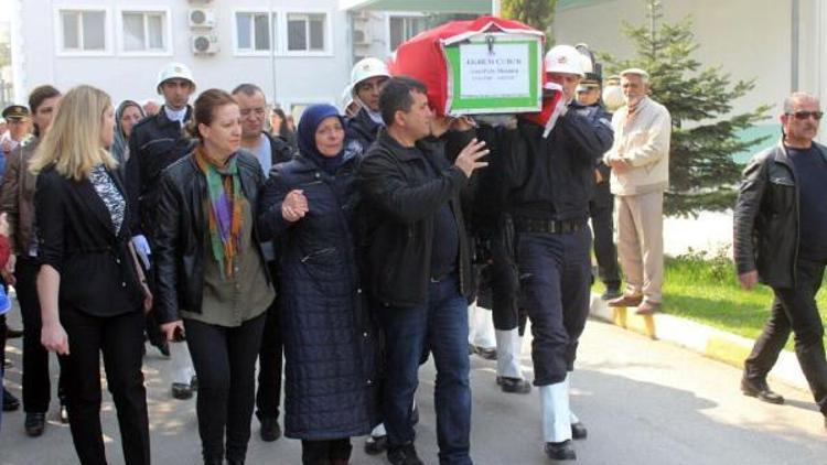 Kalbine yenilen polis son yolculuğuna uğurlandı