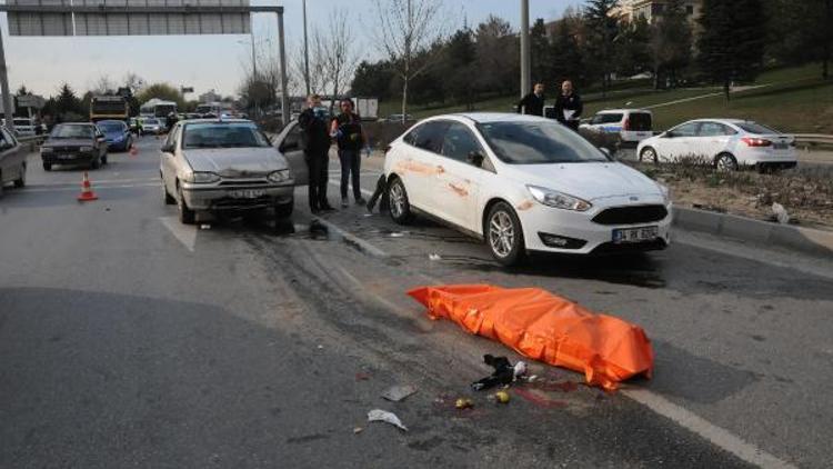 Üst geçit yerine yoldan geçen 2 kadın kazada öldü