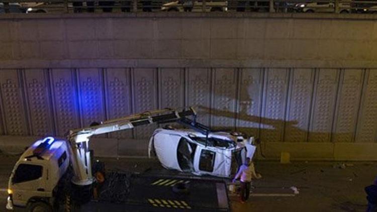 Ankarada otomobil köprüden düştü: 3 yaralı