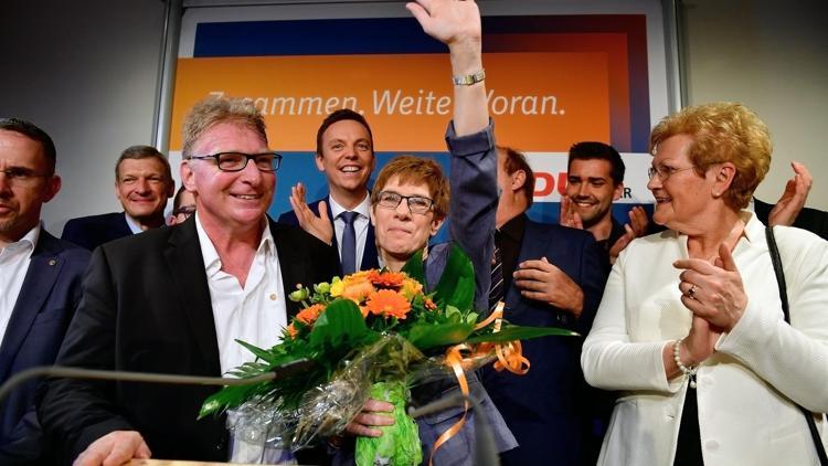 Saarland seçimlerini Merkel’in partisi kazandı