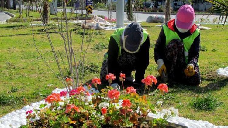 Alaçatı Ot Festivali için süsleniyor