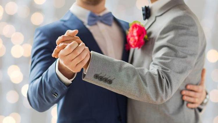 Almanya’da eşcinsel evlilik tartışılıyor