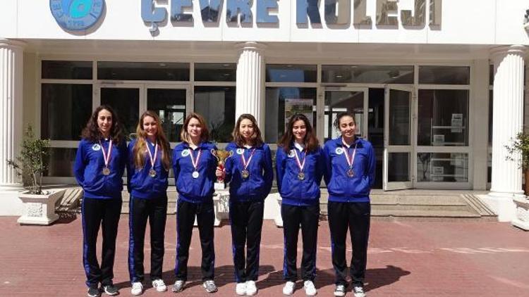 Türkiyeyi Dünya Yüzme Şampiyonasında Çevre Koleji temsil edecek