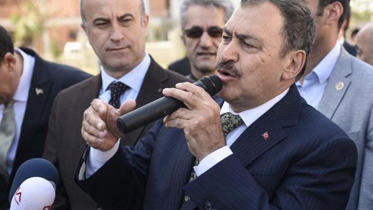 fotoğraflar//Bakan Eroğlu Büyükçekmecede fidan dikim törenine katıldı