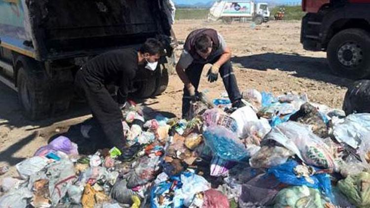 Telefon geldi, 5 ton çöpü didik didik aradılar