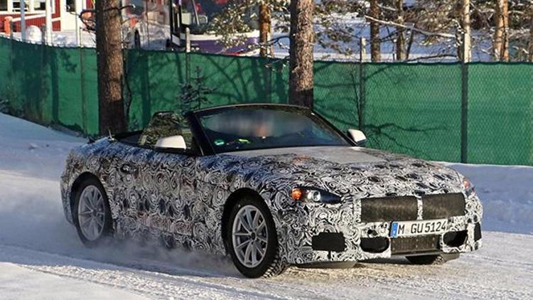 BMW Z5, İsveçte kameralara yakalandı