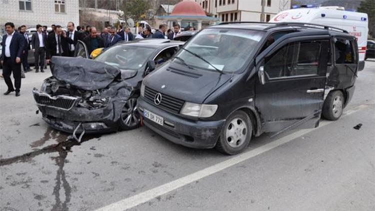 Bakan Işık’ın konvoyunda kaza: 4 yaralı