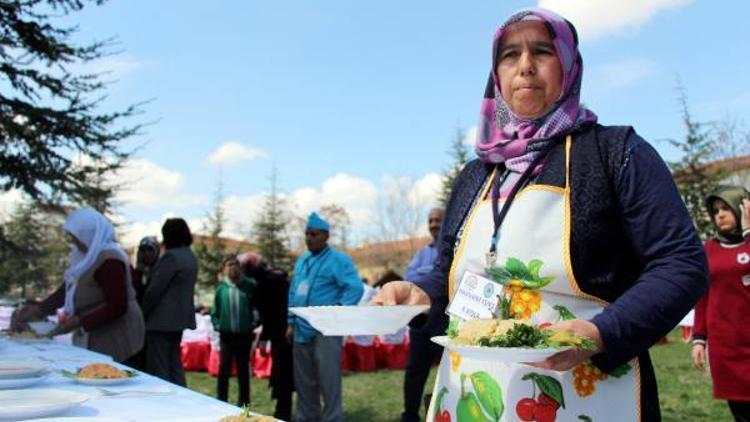 Kadınlar en iyi kuru fasulye ve bulgur pilavı için yarıştı