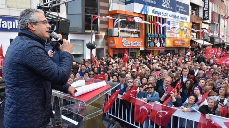 Başkan bateri çaldı, Karşıyakalılar İzmir Marşı söyledi