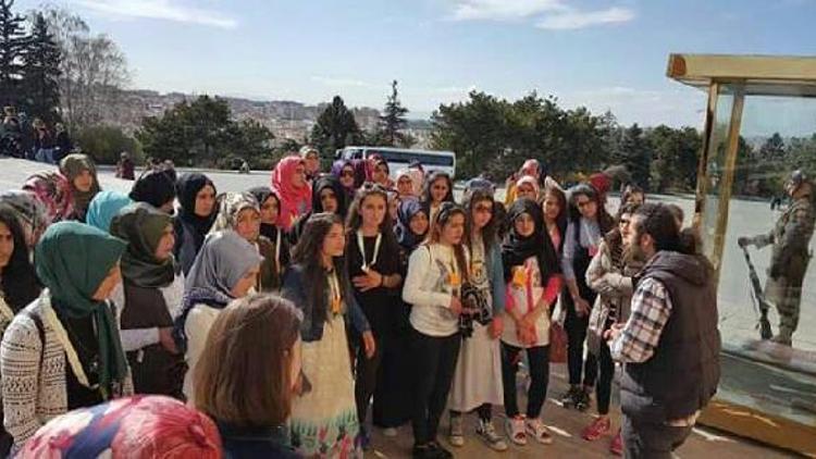 Bahçesaraylı öğrencilere Ankara ve Çanakkale gezisi