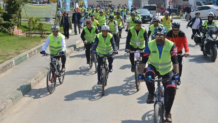 Başkan Edebali pedal çevirerek Yıldırımlıları sağlıklı yaşama davet etti